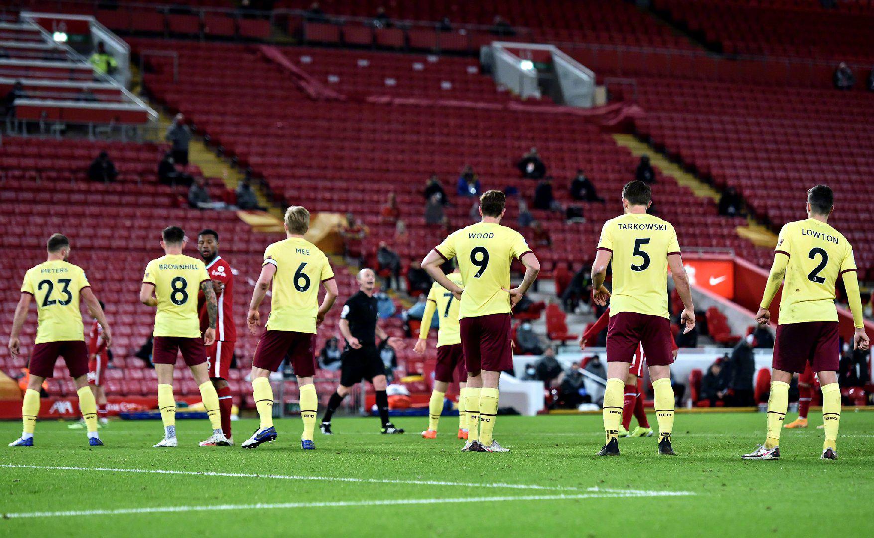 她在前九洞 她在前九洞