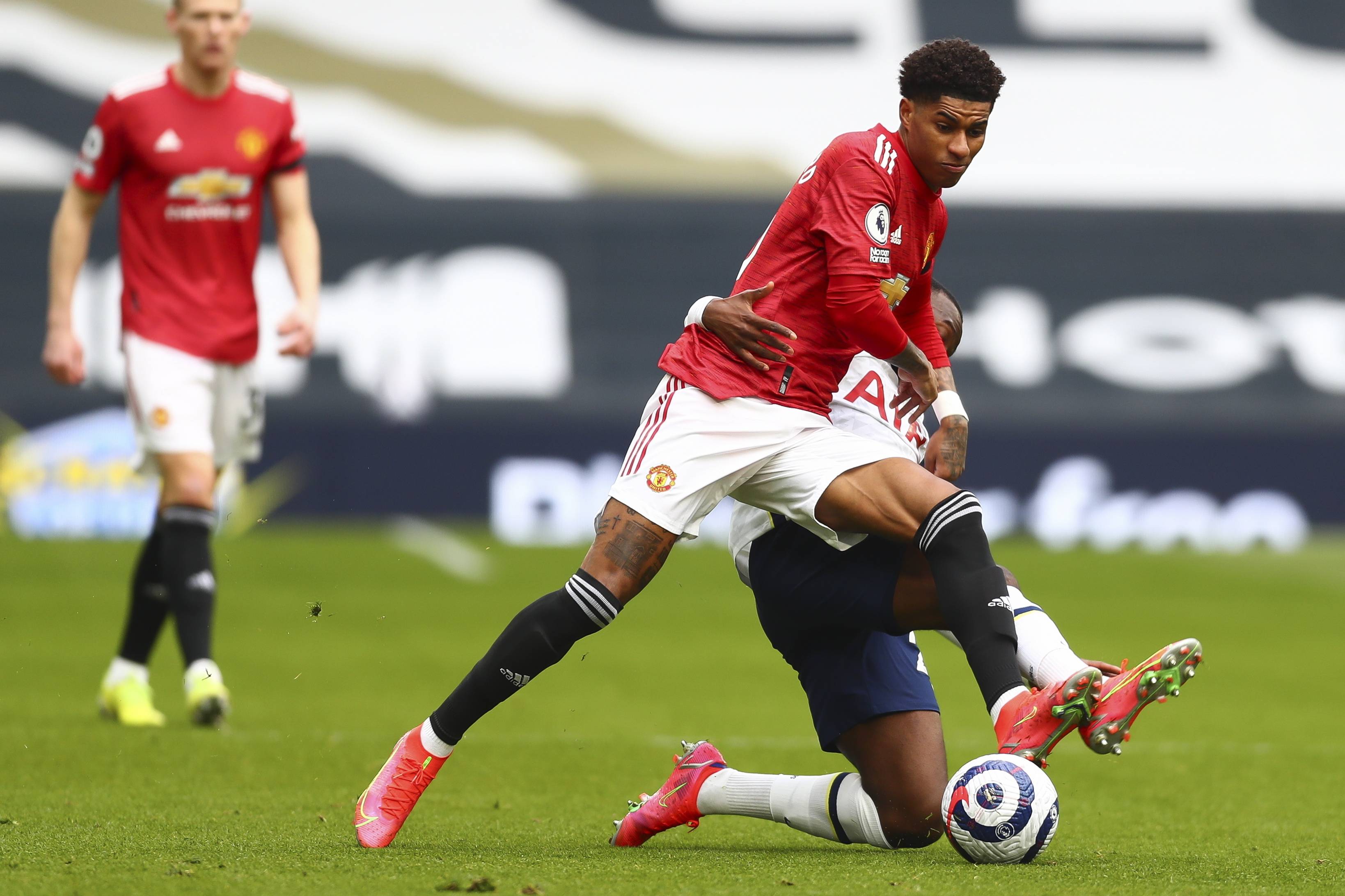 特別是在對 特別是在對